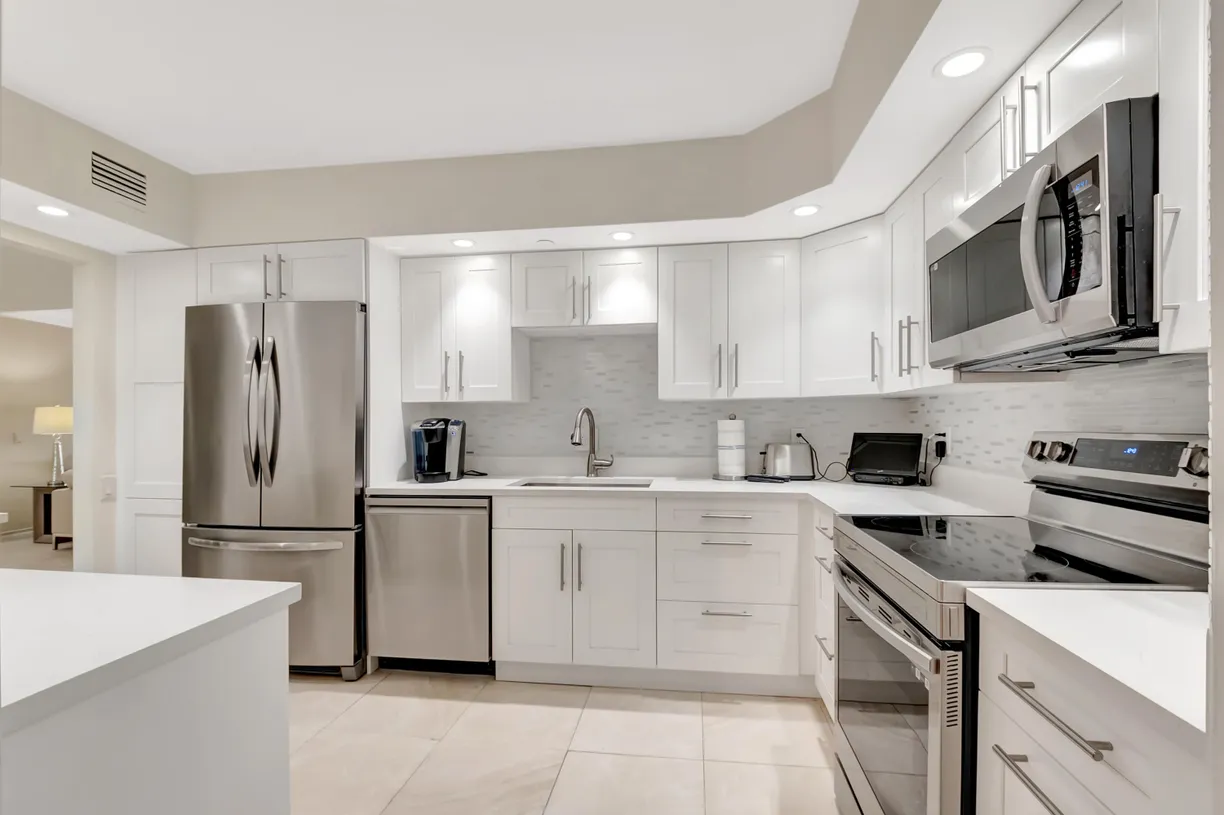 South Florida Real Estate | View 2667 N Ocean Boulevard, I305 | Listing
