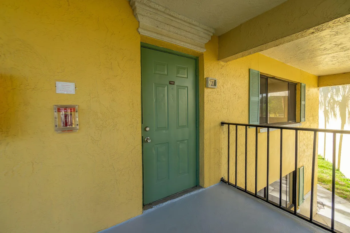 South Florida Real Estate | View 720 Meadows Circle, 720 | Listing