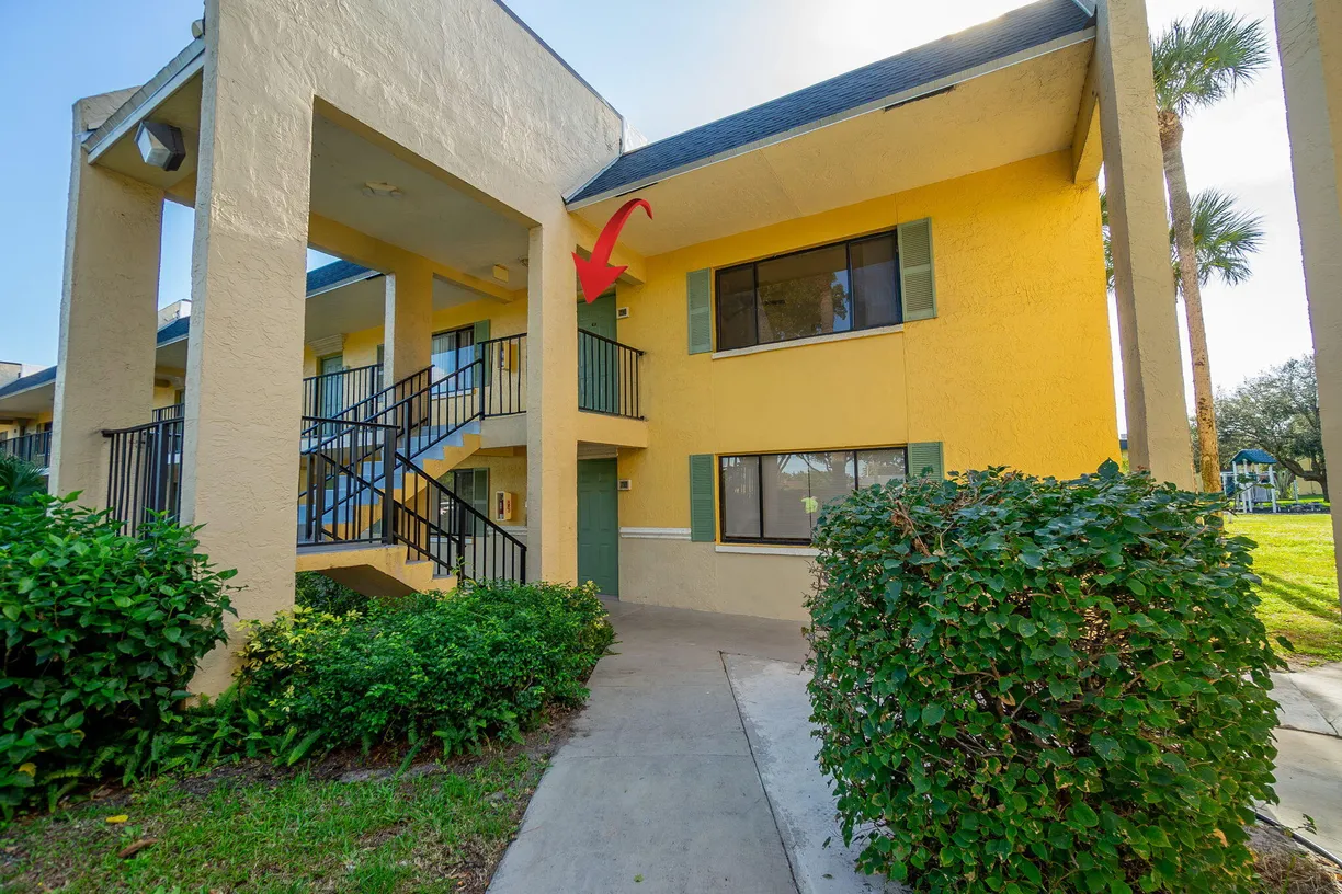 South Florida Real Estate | View 720 Meadows Circle, 720 | 2 Beds, 2 Baths