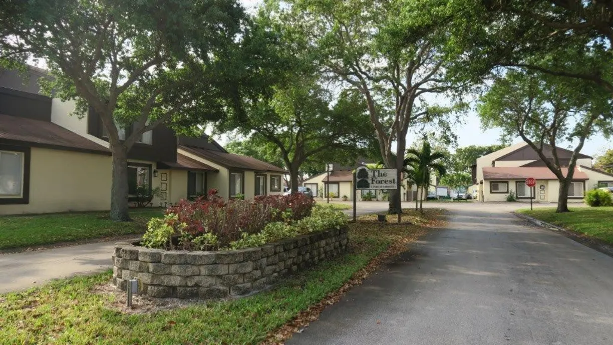 South Florida Real Estate | View 5292 Bosque Lane, 59 | 3 Beds, 1 Bath