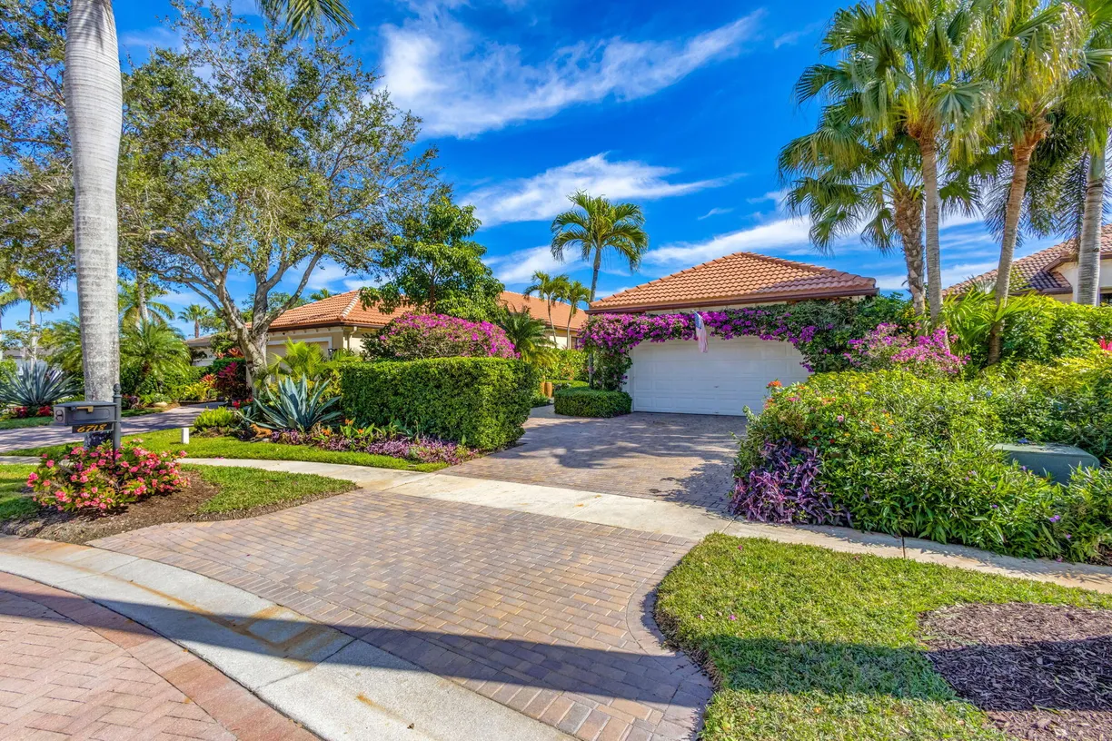 South Florida Real Estate | View 6718 Fox Hollow Drive | Listing