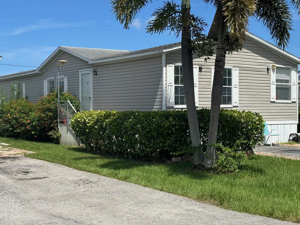 South Florida Real Estate | View 5842 Shawnee Drive | Listing