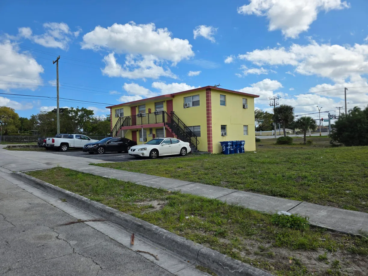 South Florida Real Estate | View Xx W 9th Street | Listing