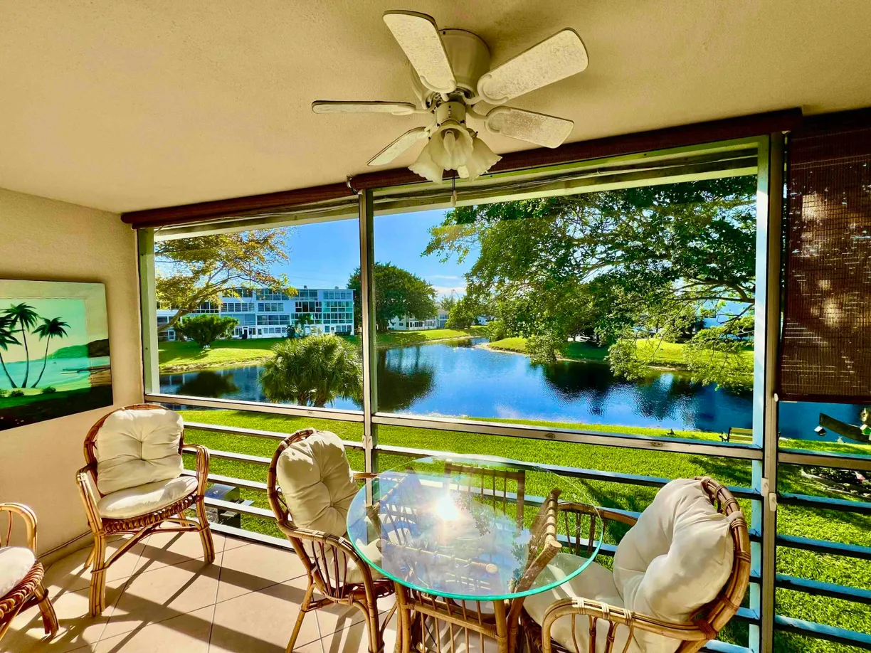 South Florida Real Estate | View 101 Oakridge H | 1 Bed, 1 Bath