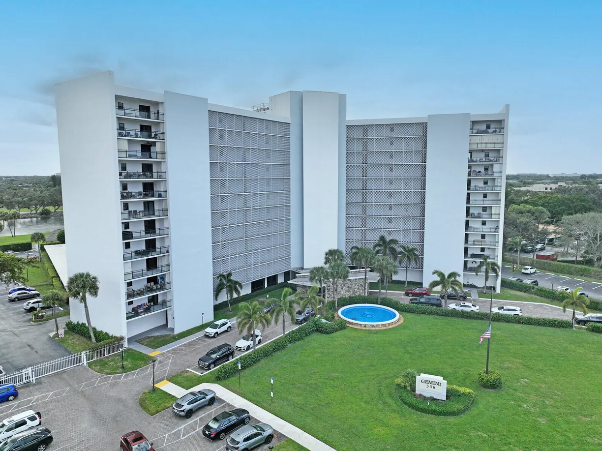 South Florida Real Estate | View 336 Golfview Road, 1115 | 2 Beds, 2 Baths