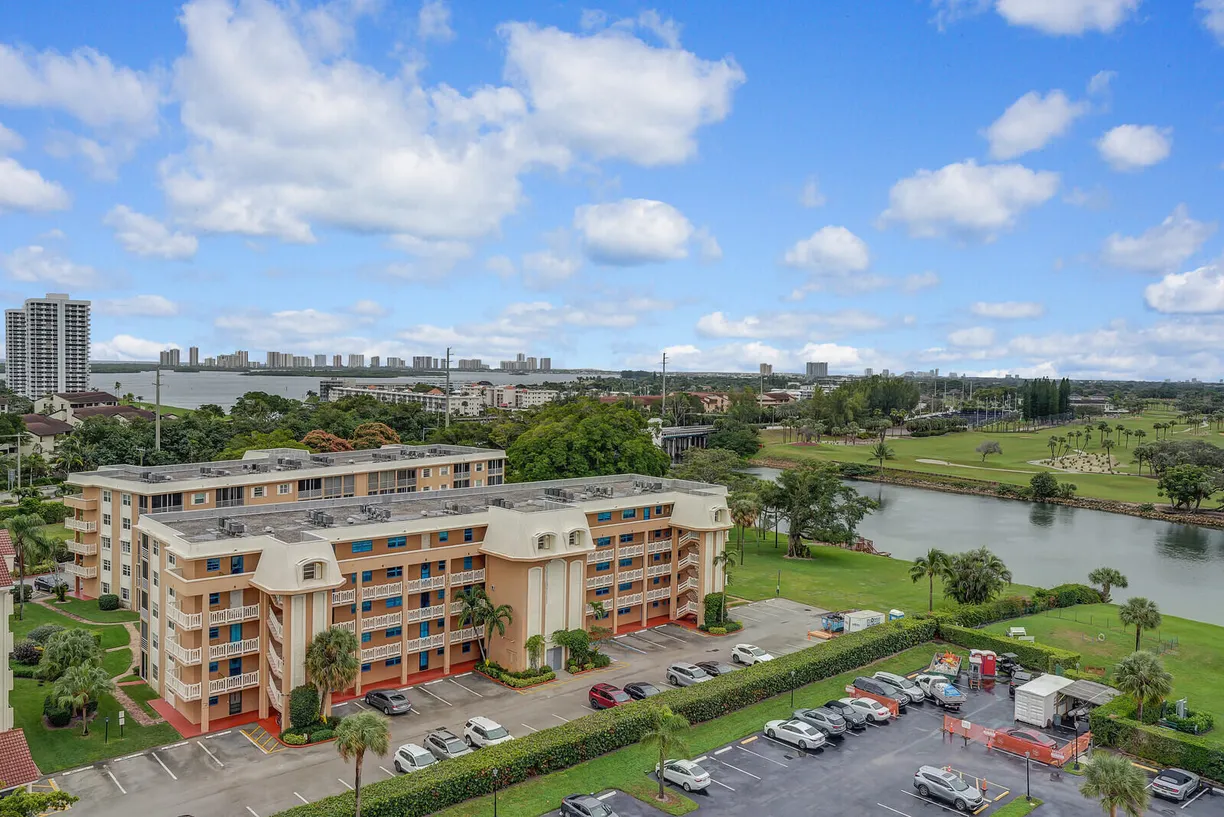 South Florida Real Estate | View 336 Golfview Road, 1115 | Listing