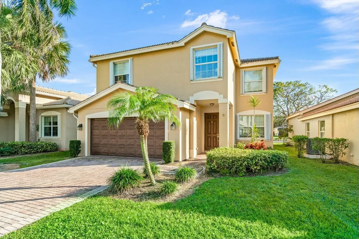 South Florida Real Estate | View 7654 Jewelwood Drive | 6 Beds, 4 Baths