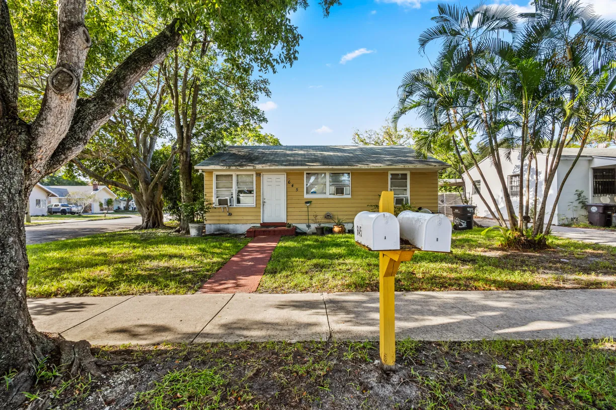 South Florida Real Estate | View 645 32nd Street | Listing