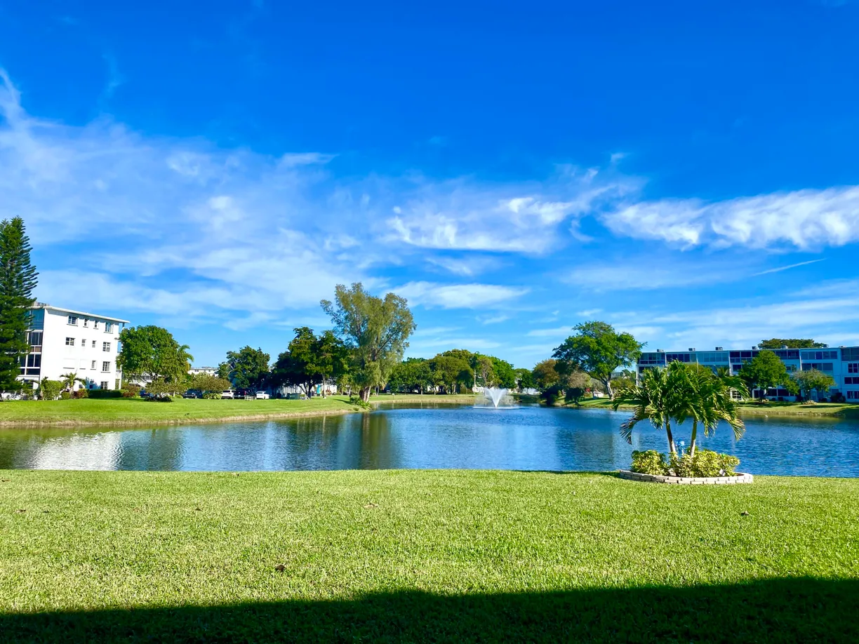 South Florida Real Estate | View 1032 Farnham O | 2 Beds, 2 Baths