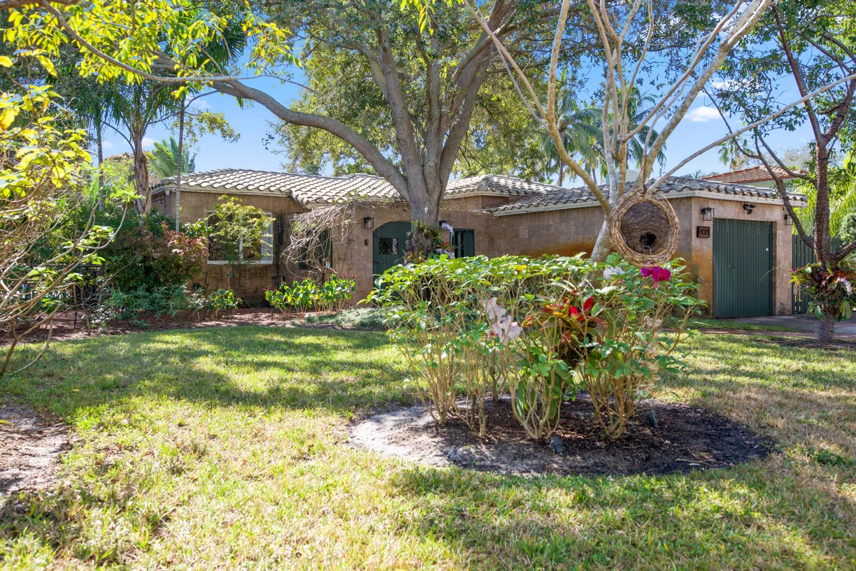 South Florida Real Estate | View 800 SE 11th Court | Listing