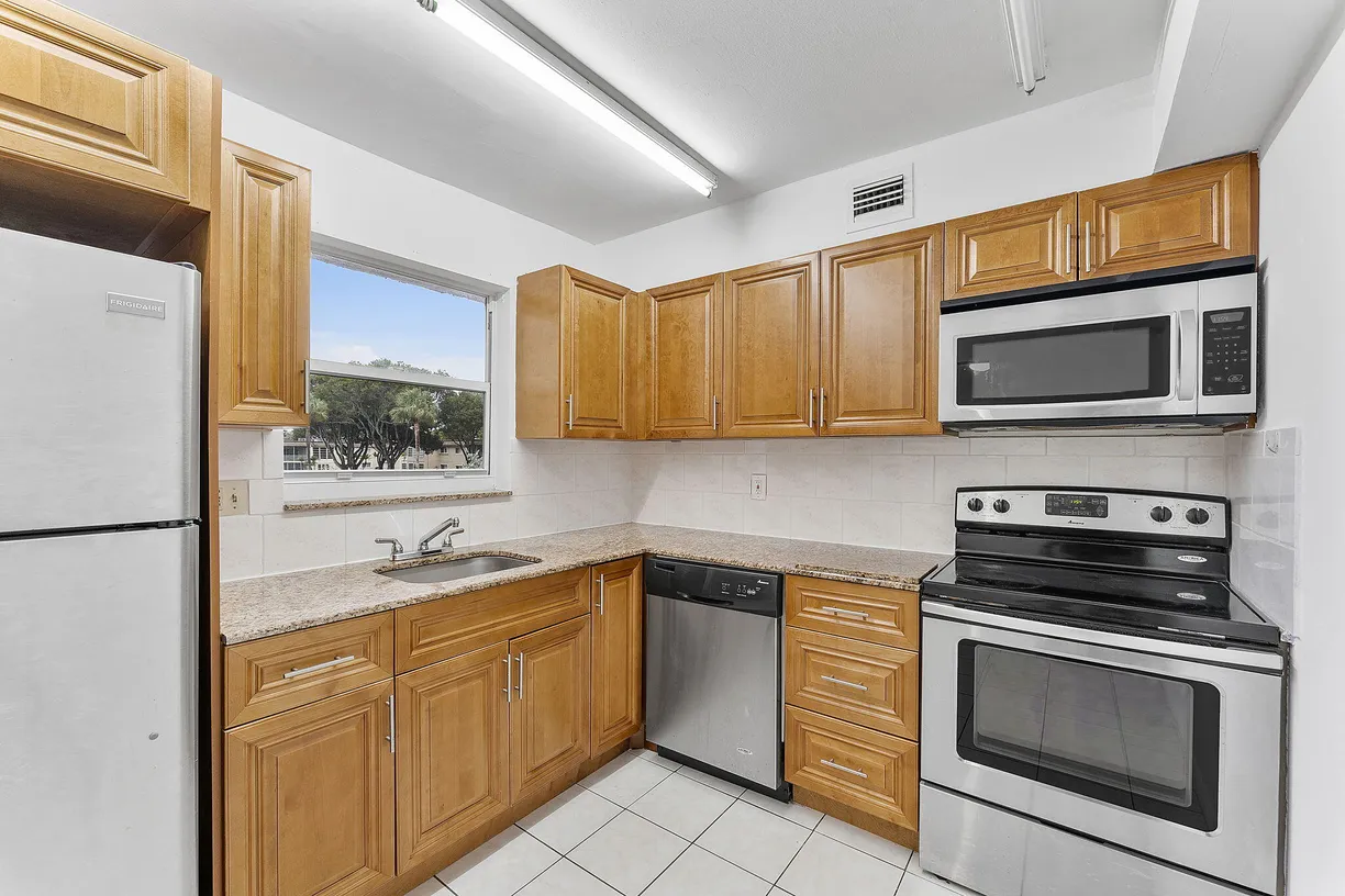South Florida Real Estate | View 715 Lori Drive, 205 | 1 Bed, 1 Bath
