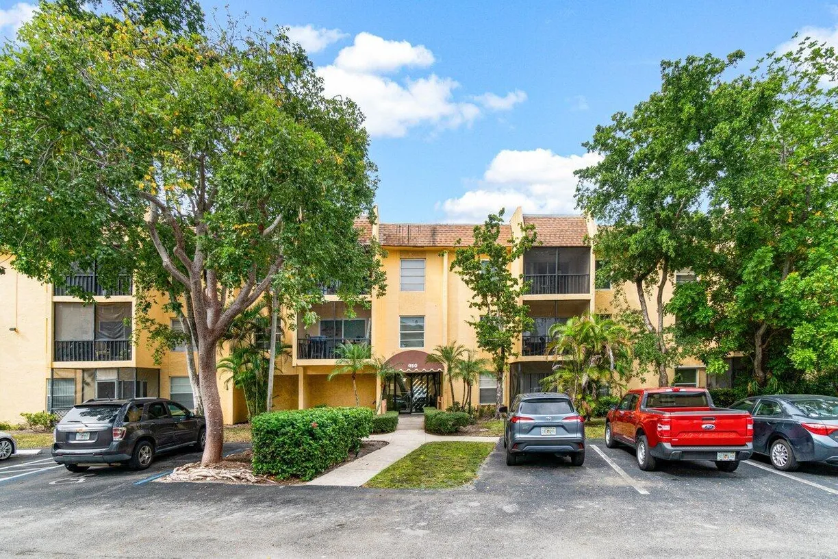 South Florida Real Estate | View 450 NW 20th Street, 2080 | 1 Bed, 1 Bath