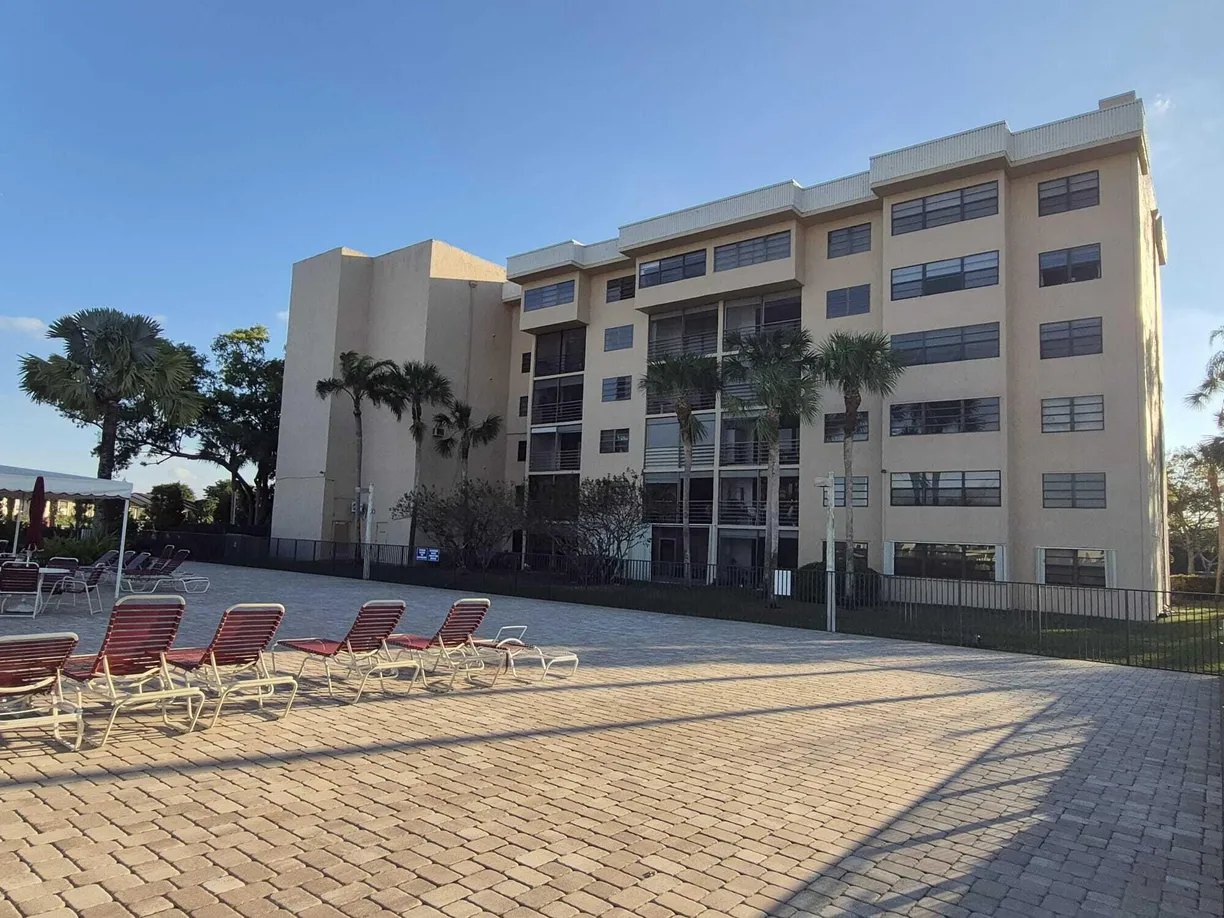 South Florida Real Estate | View 4640 Lucerne Lakes Boulevard, 304 | Listing