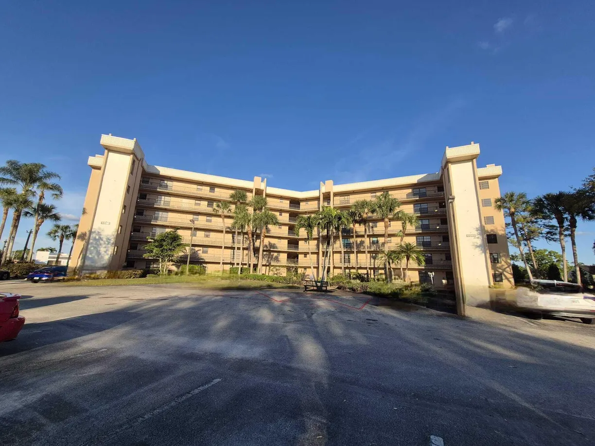 South Florida Real Estate | View 4640 Lucerne Lakes Boulevard, 304 | Listing