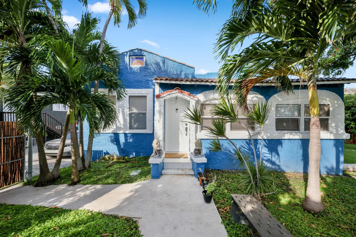 South Florida Real Estate | View 909 N A Street | Listing