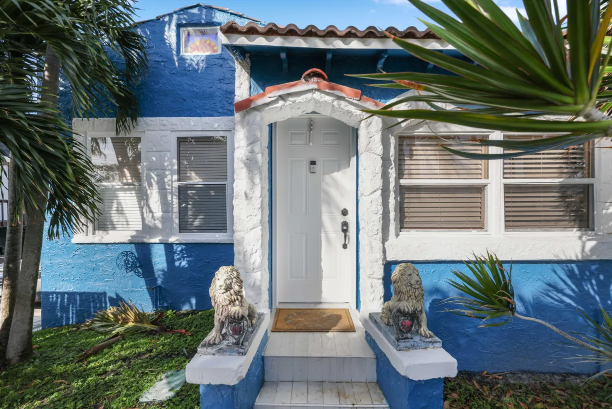 South Florida Real Estate | View 909 N A Street | Listing