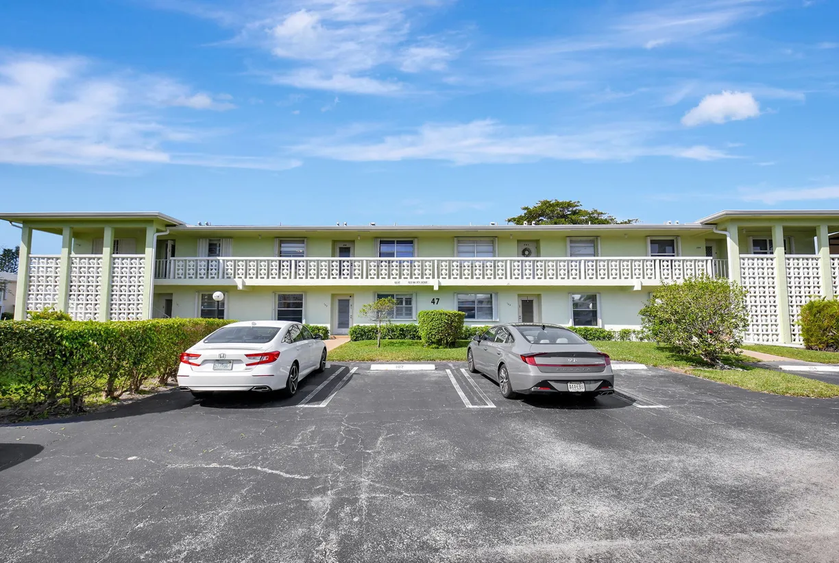 South Florida Real Estate | View 1670 NW 18th Avenue, 202 | 2 Beds, 2 Baths