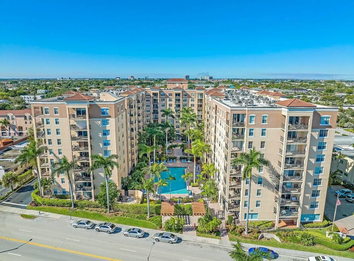 South Florida Real Estate | View 1801 N Flagler Drive, 516 | 2 Beds, 1 Bath