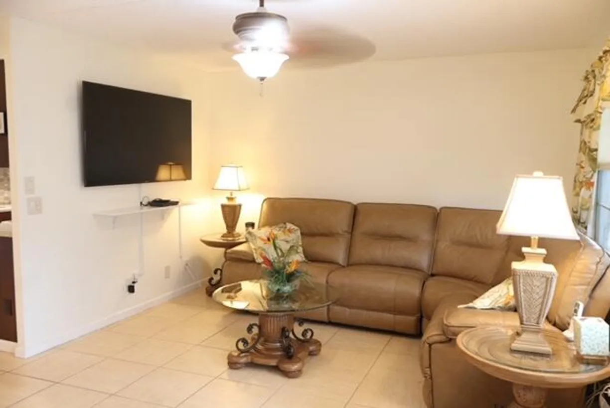 South Florida Real Estate | View 1011 Cornwall A, 1011 | 1 Bed, 1 Bath