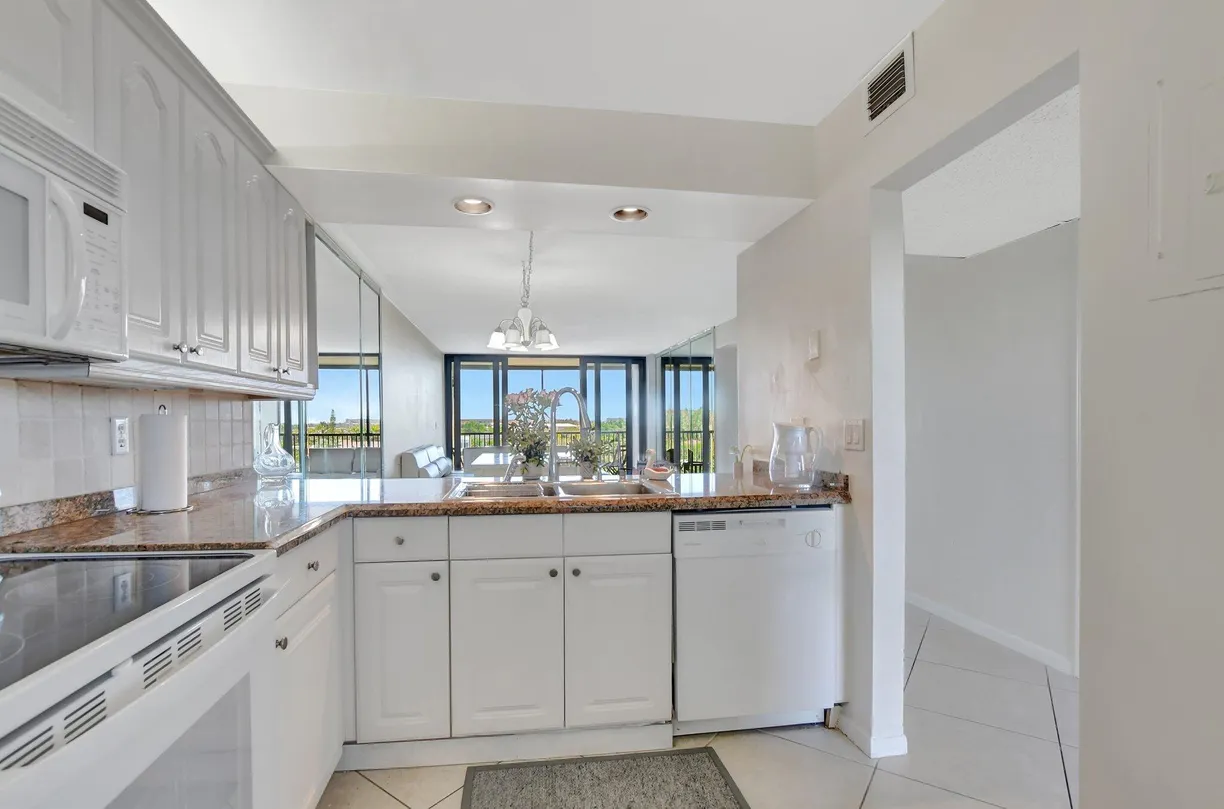 South Florida Real Estate | View 14 Royal Palm Way, 605 | Listing