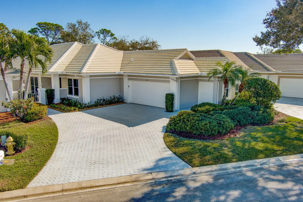 South Florida Real Estate | View 2371 SW Brookwood Lane | 3 Beds, 2 Baths