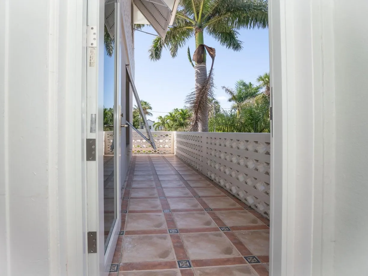 South Florida Real Estate | View 131 N Golfview Road, 4 | Listing