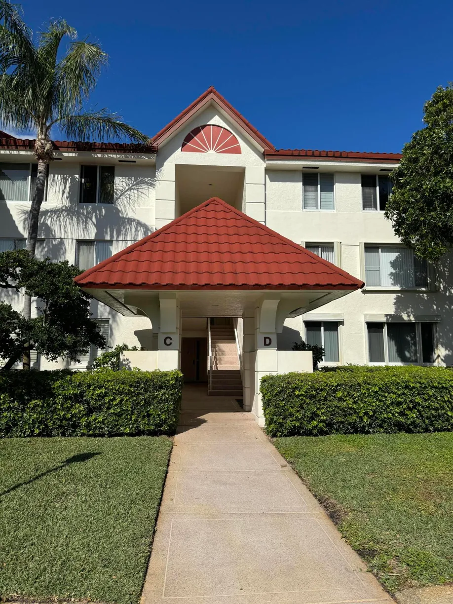 South Florida Real Estate | View 110 Half Moon Circle, C1 | 2 Beds, 2 Baths