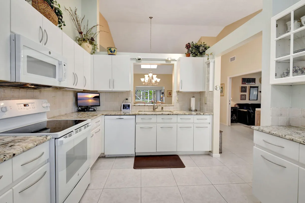South Florida Real Estate | View 7283 Summer Tree Drive | Listing