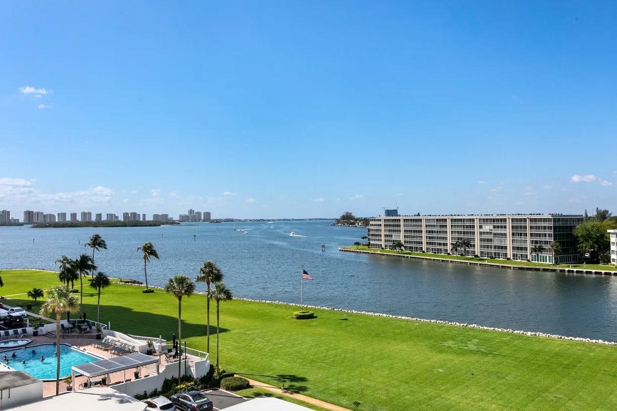 South Florida Real Estate | View 123 Lakeshore Drive, 642 | 2 Beds, 2 Baths