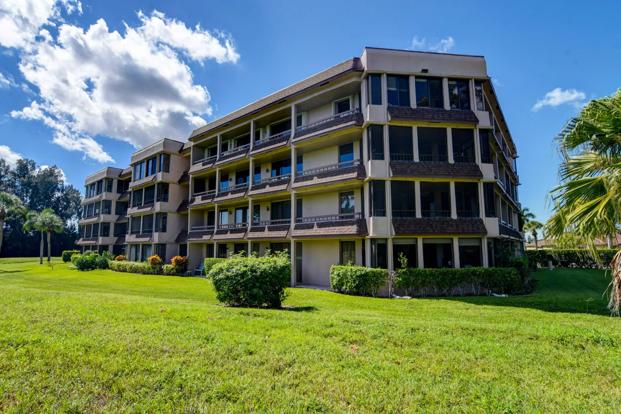 South Florida Real Estate | View 4770 Fountains Drive, 407 | 3 Beds, 2 Baths