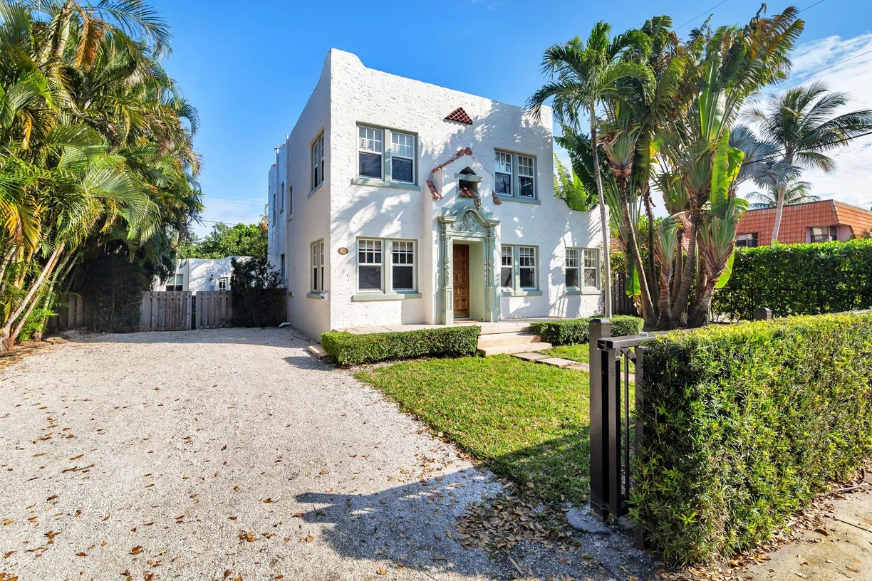 South Florida Real Estate | View 3504 S Olive Avenue | 4 Beds, 3 Baths