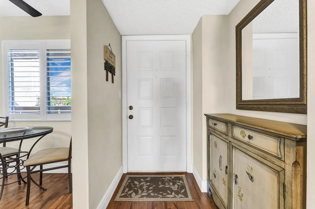 South Florida Real Estate | View 6936 Huntington Lane, 303 | 2 Beds, 2 Baths