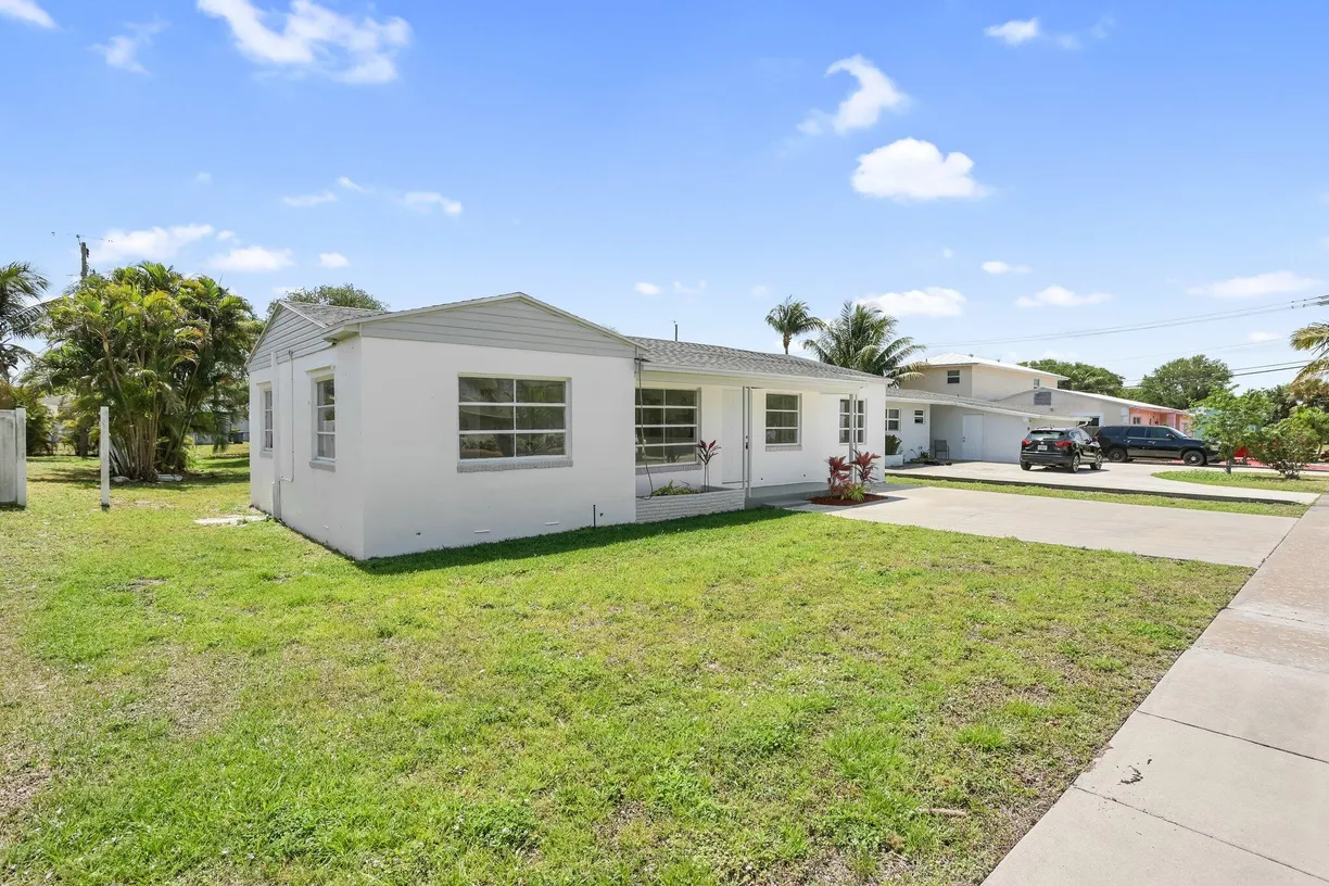 South Florida Real Estate | View 344 Cypress Drive | Listing