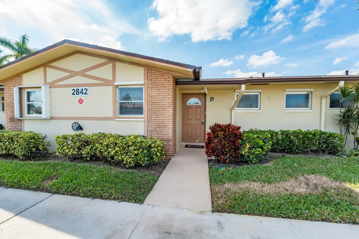 South Florida Real Estate | View 2842 Crosley Drive, D | 1 Bed, 1 Bath