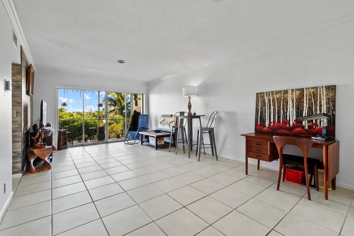 South Florida Real Estate | View 505 Spencer Drive, 208 | Listing