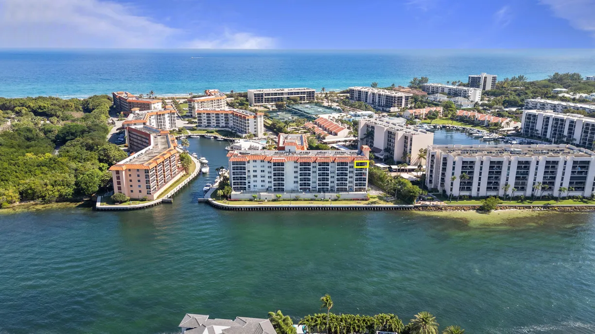 South Florida Real Estate | View 2871 N Ocean Boulevard, R656 | 2 Beds, 2 Baths