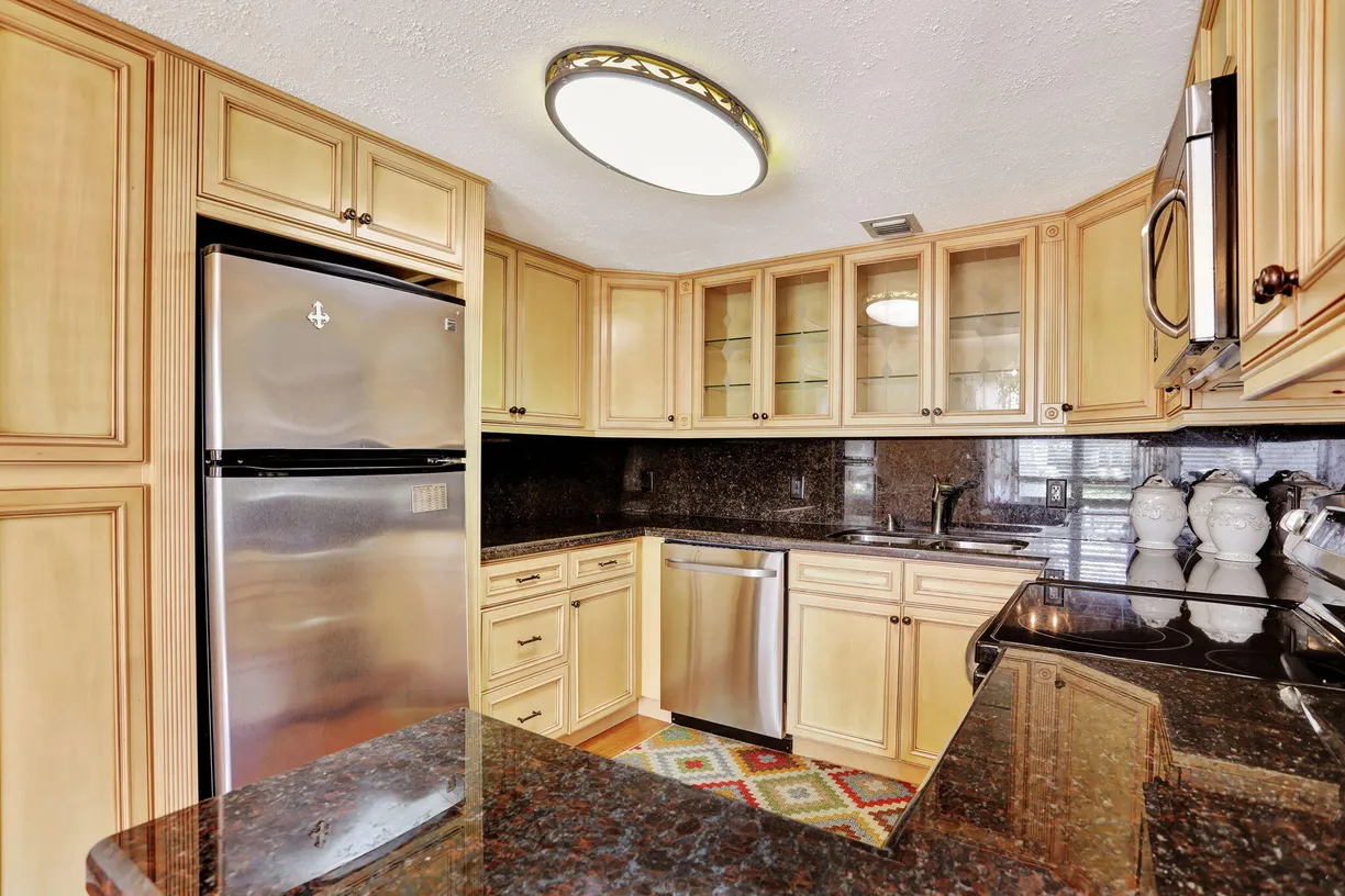 South Florida Real Estate | View 155 Richmond F, F | Listing