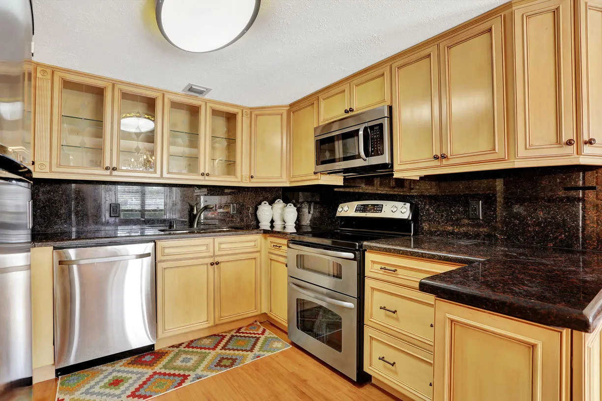 South Florida Real Estate | View 155 Richmond F, F | Listing