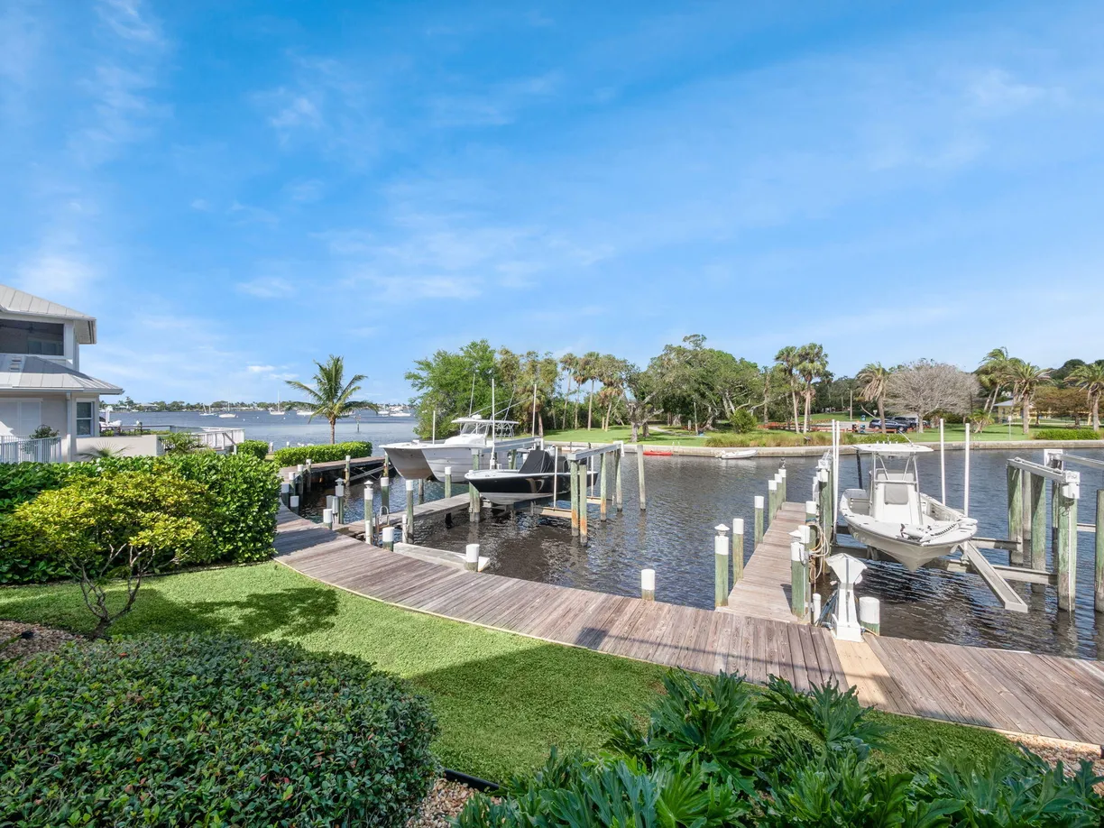 South Florida Real Estate | View 548 SW Saint Lucie Crescent | Listing