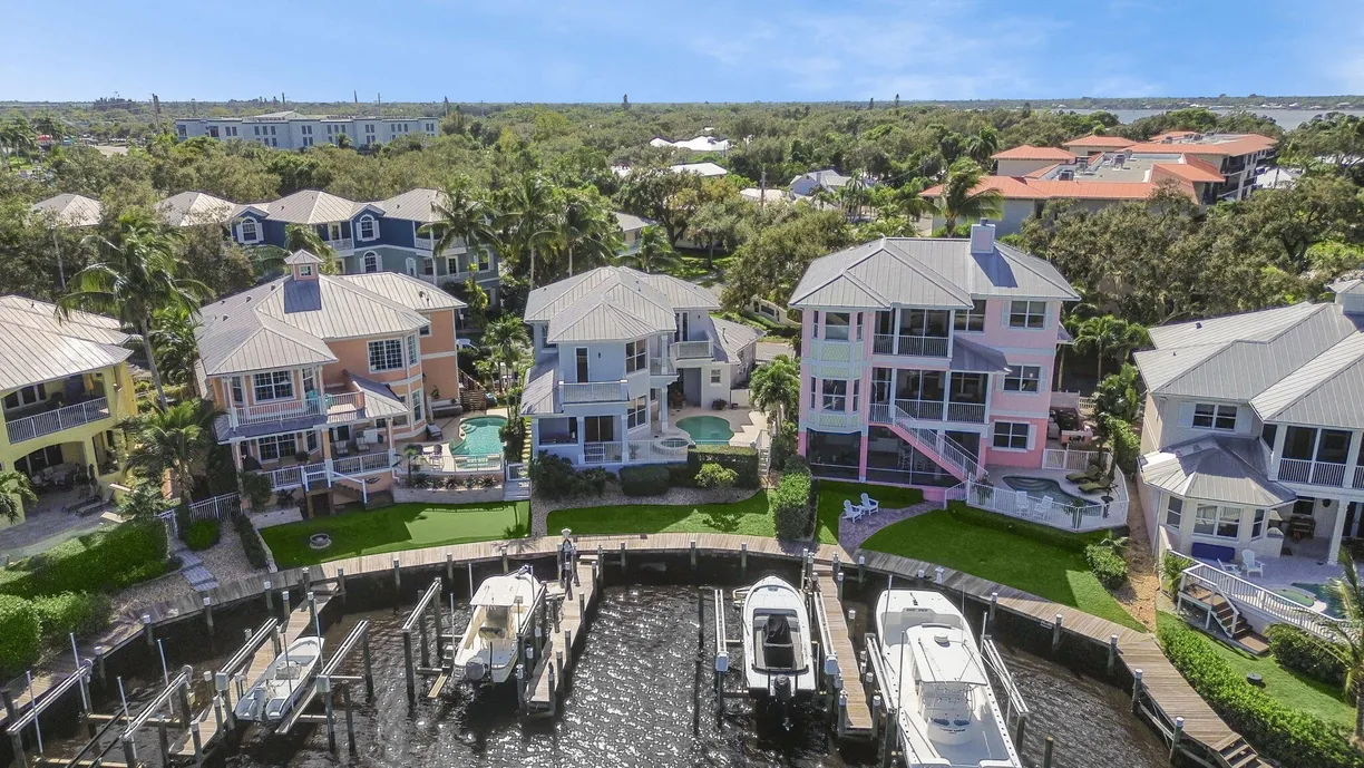 South Florida Real Estate | View 548 SW Saint Lucie Crescent | Listing