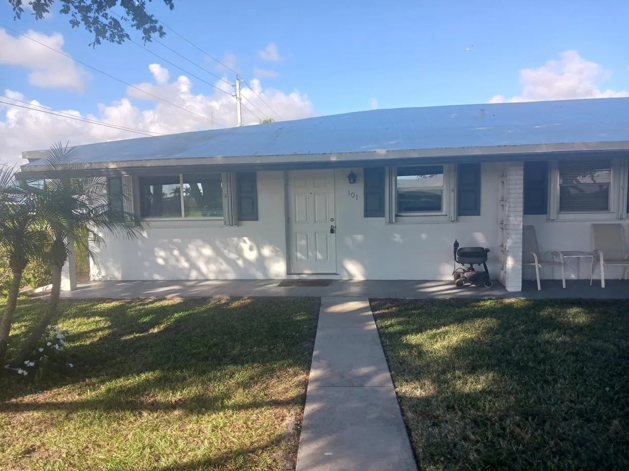 South Florida Real Estate | View 101 Leisure Lake Circle, 101 | Listing