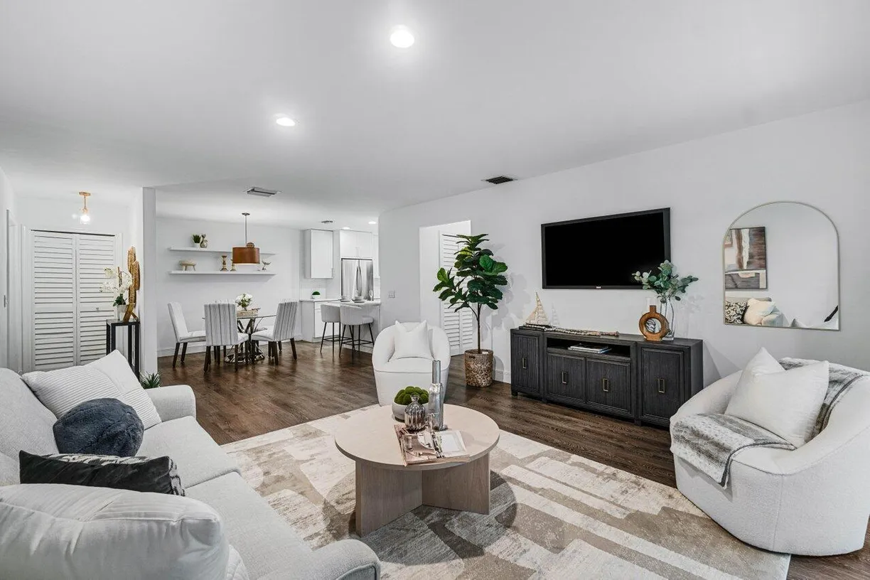 South Florida Real Estate | View 301 Venetian Drive, 14 | Listing