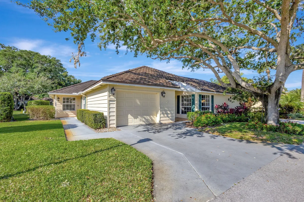 South Florida Real Estate | View 11344 Briarwood Place | 3 Beds, 2 Baths