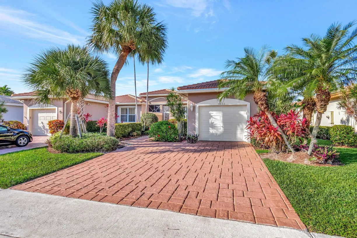 South Florida Real Estate | View 5803 Island Reach Lane | 3 Beds, 2 Baths
