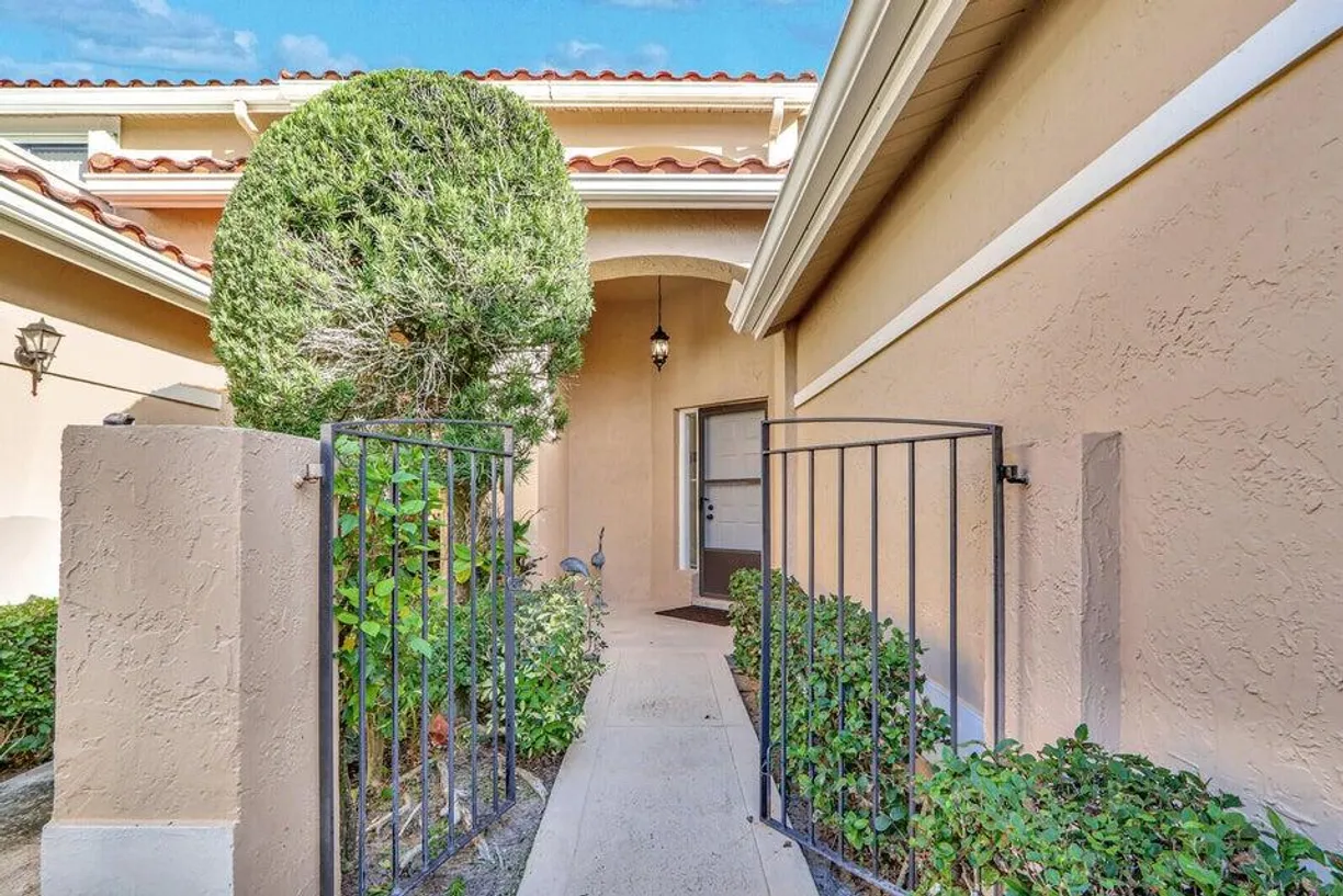 South Florida Real Estate | View 858 Windermere Way | Listing