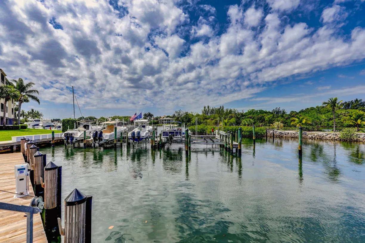 South Florida Real Estate | View 318 Oak Harbour Drive, 318 | 2 Beds, 2 Baths