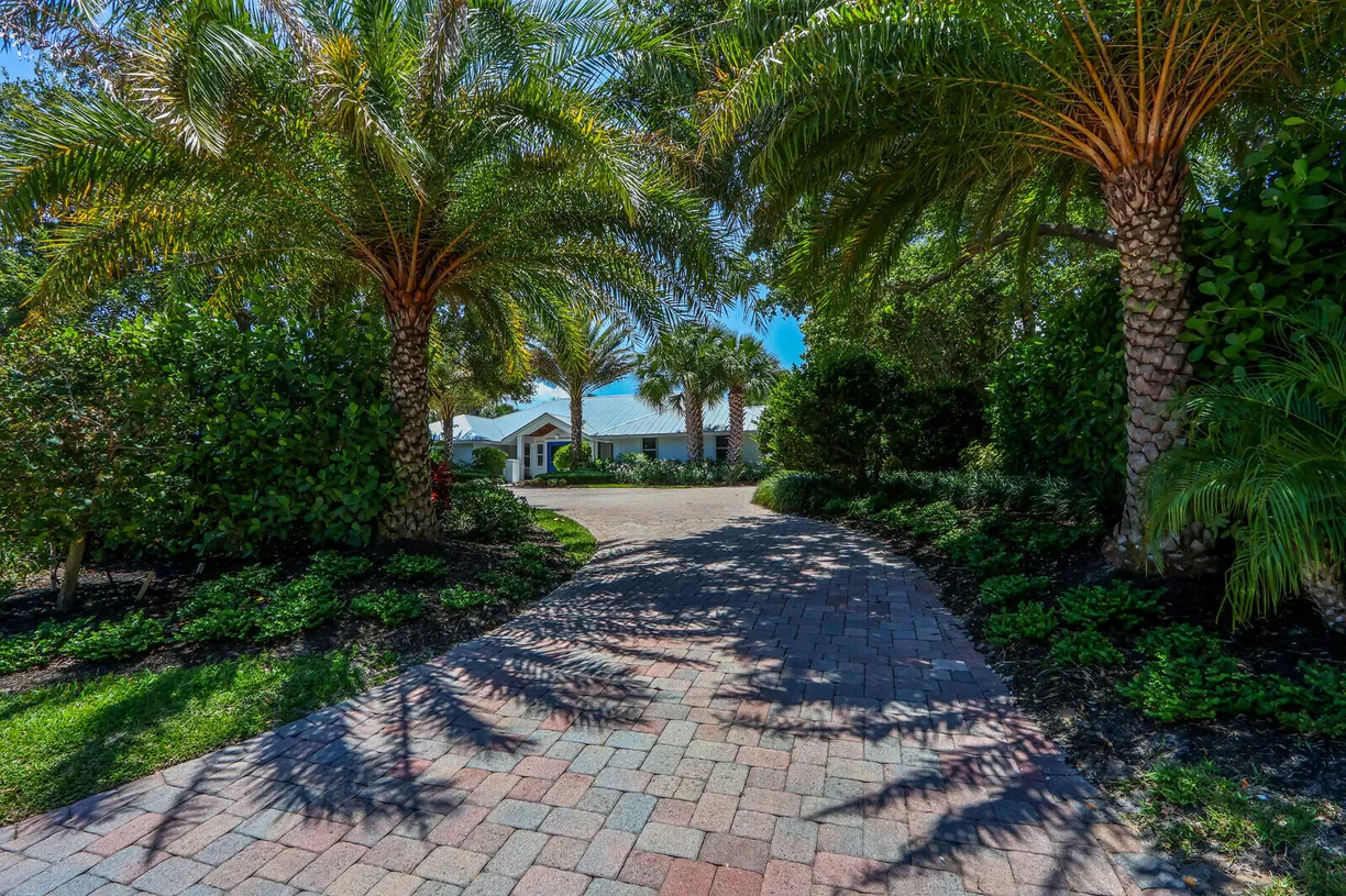 South Florida Real Estate | View 11 N River Road | Listing
