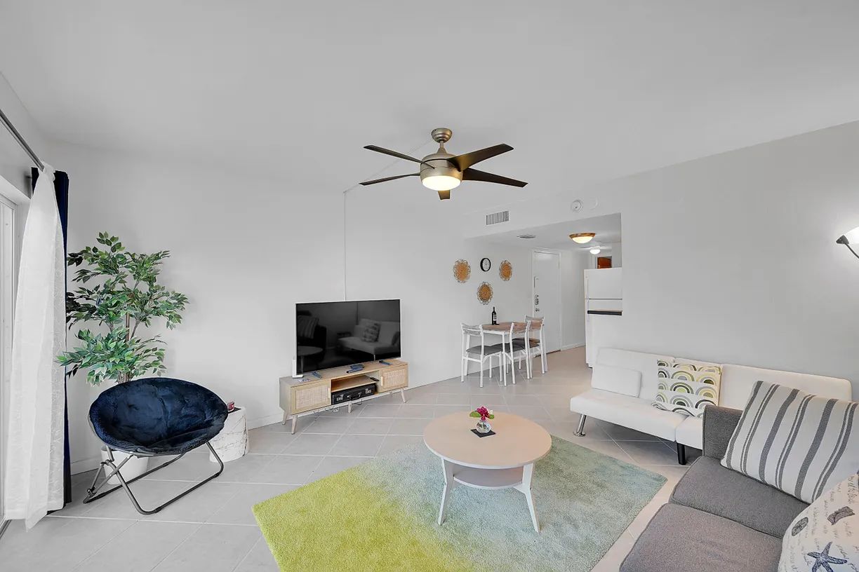 South Florida Real Estate | View 505 NE 20th Avenue, 114 | Listing