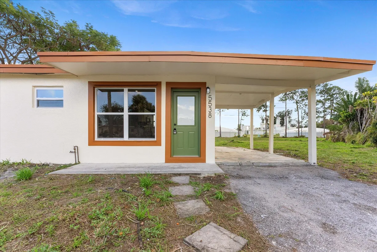 South Florida Real Estate | View 5538 Calico Circle | 2 Beds, 1 Bath