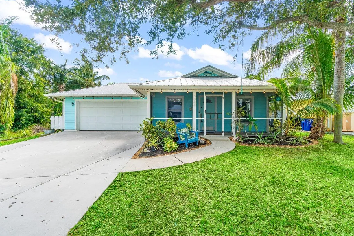 South Florida Real Estate | View 3044 SE Orange Tree Place | 3 Beds, 2 Baths